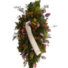 Palma funeraria elaborada con flores naturales